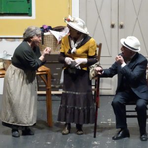 Camine che te camine… ecche che t’arposte lu destine