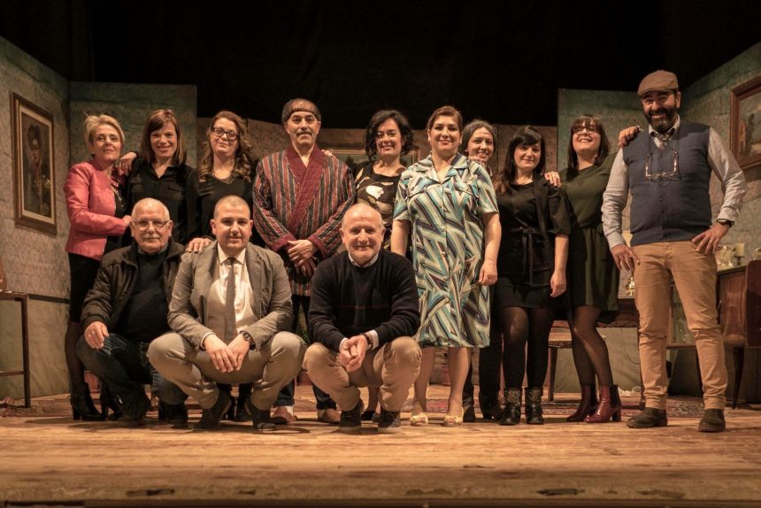 Sabato 3 novembre, ore 21,00 al Teatro Auditorium Supercinema Tutta colpa tua  – Associazione Culturale e Teatrale “Drago d’oro” di Atessa