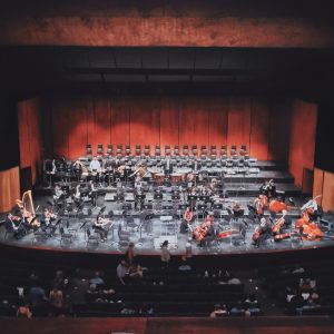 DALLA SERENATA ALLA COMMEDIA