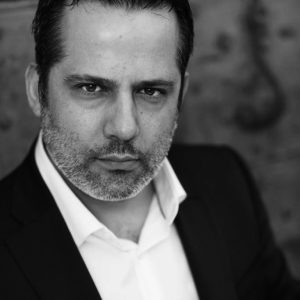 IL TROVATORE – Il baritono Marco Caria sostituisce Simone Alberghini nel ruolo de Il Conte di Luna