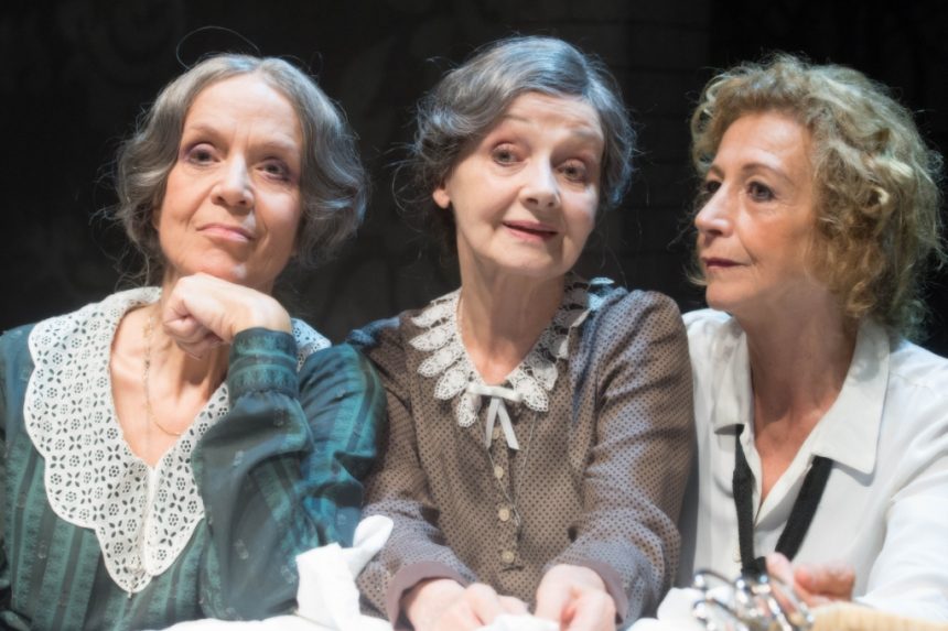 Incontro con Lucia Poli, Milena Vukotic, Marilu Prati e gli altri interpreti di Sorelle Materassi